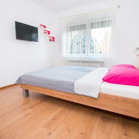 Nada Apartamento Karlovac Exterior foto