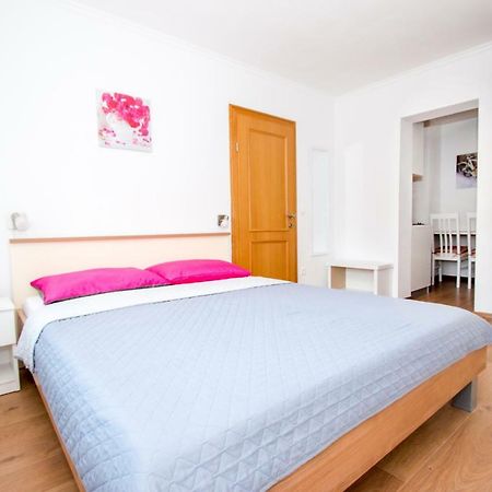 Nada Apartamento Karlovac Exterior foto