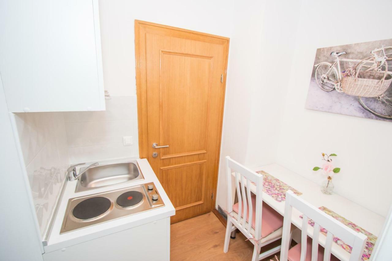 Nada Apartamento Karlovac Exterior foto