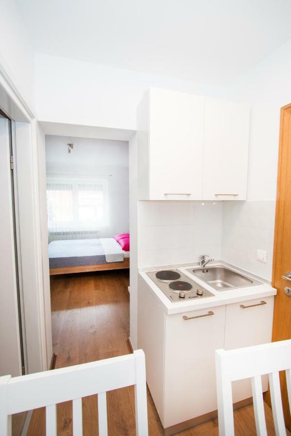Nada Apartamento Karlovac Exterior foto