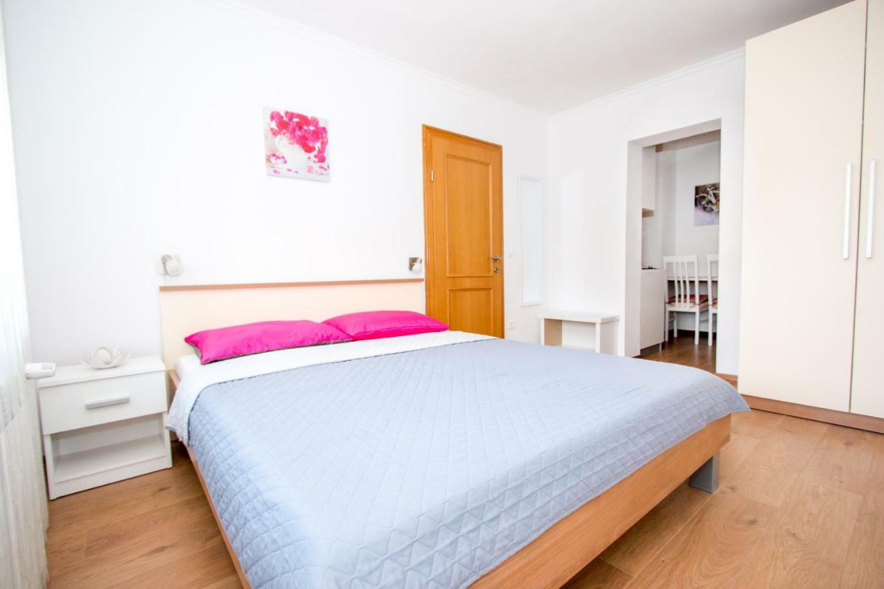 Nada Apartamento Karlovac Exterior foto